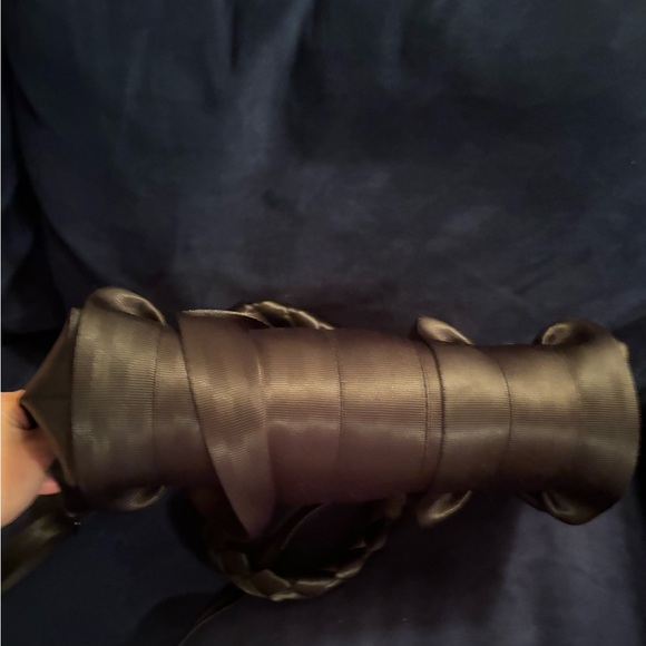 Harvey's Seatbelt LOLA Ruffle Satchel Bag Purse Black 25th Anniversary - Picture 4 of 4